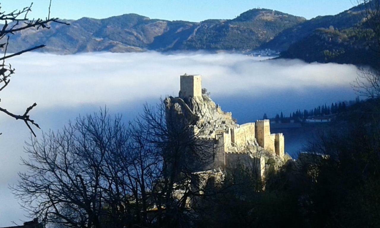 Alojamientos Castillo De Ла-Іруела Екстер'єр фото